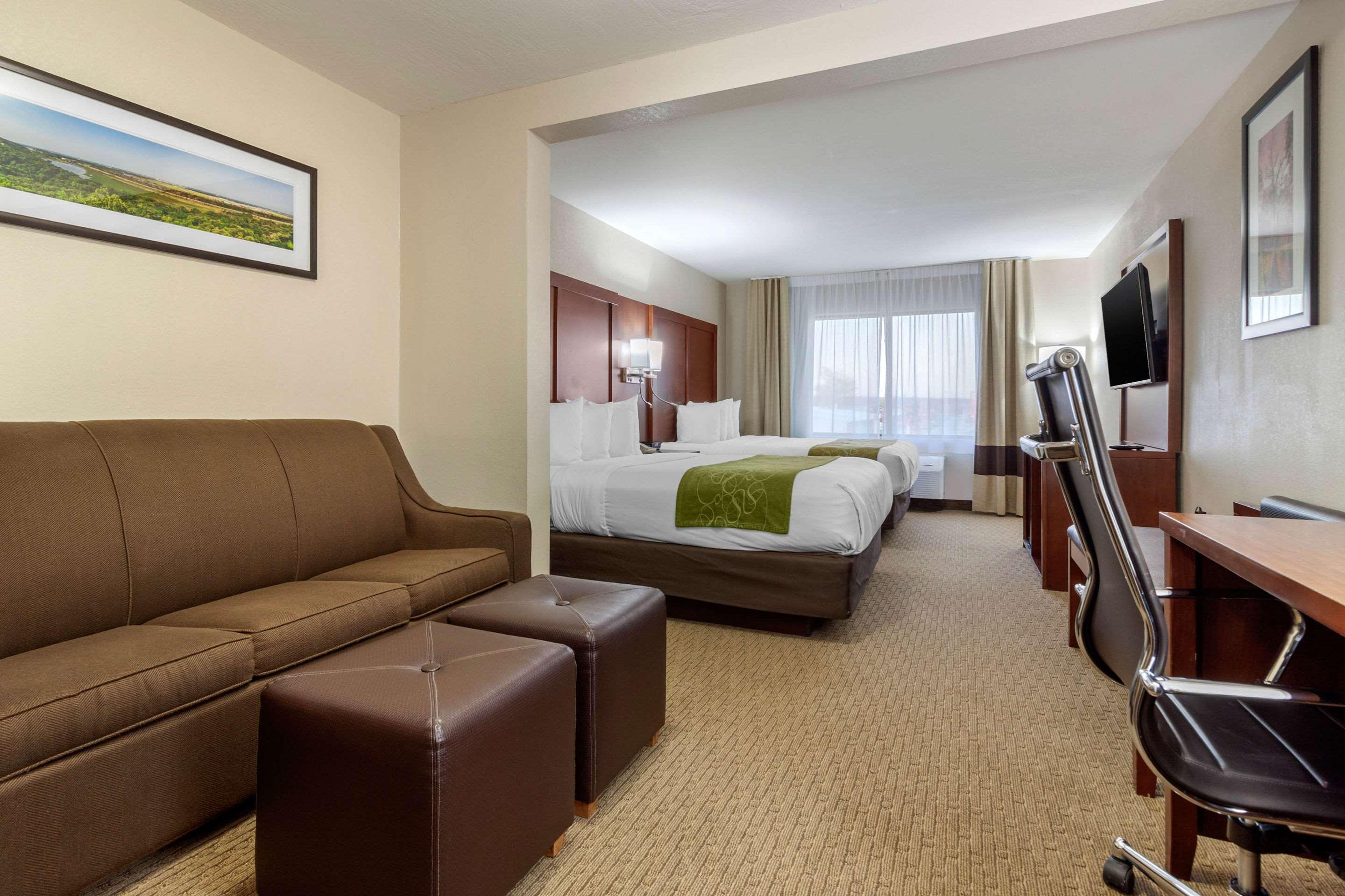 Comfort Suites Omaha East-Каунсил-Блафс Экстерьер фото