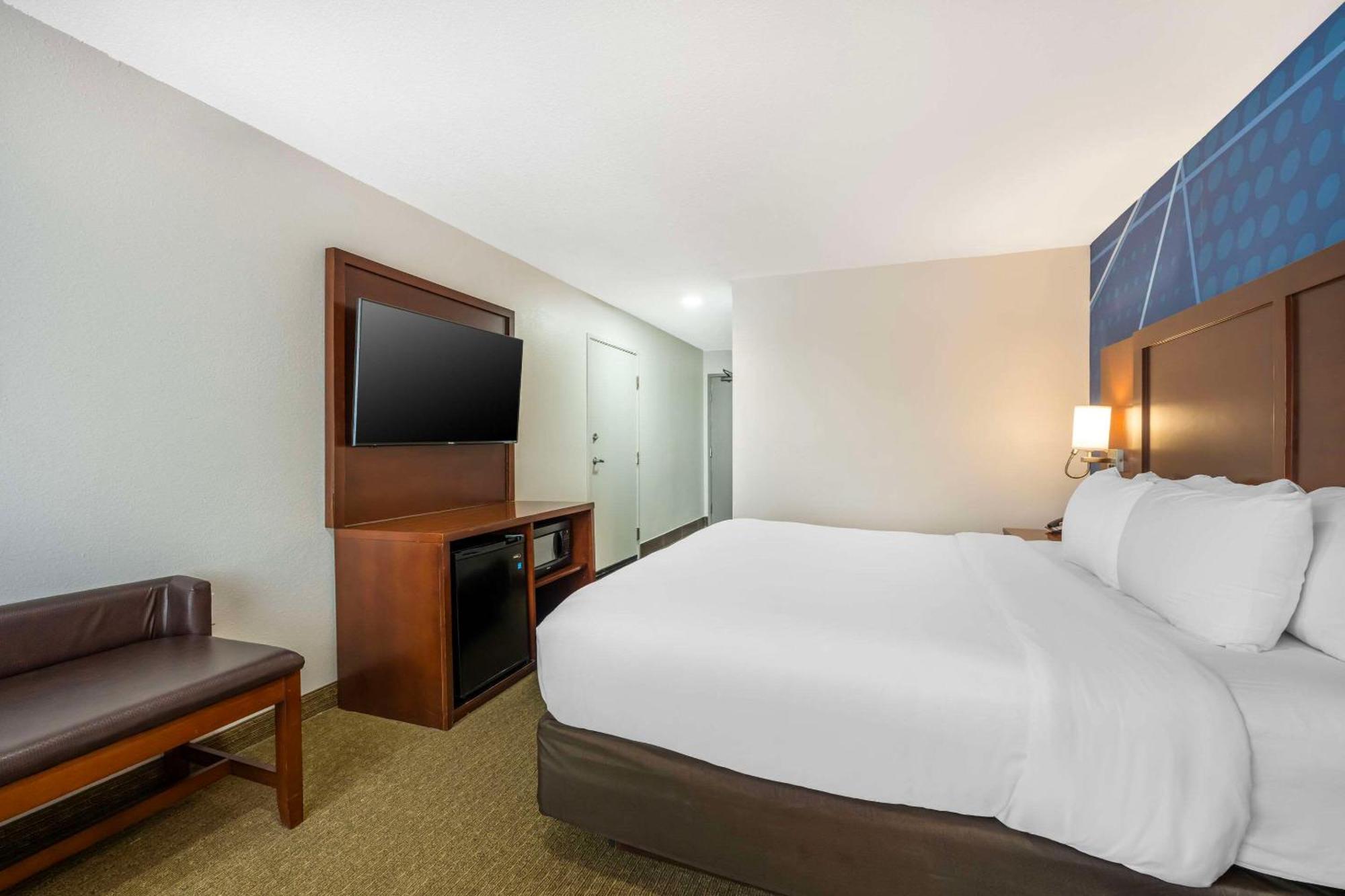 Comfort Suites Omaha East-Каунсил-Блафс Экстерьер фото