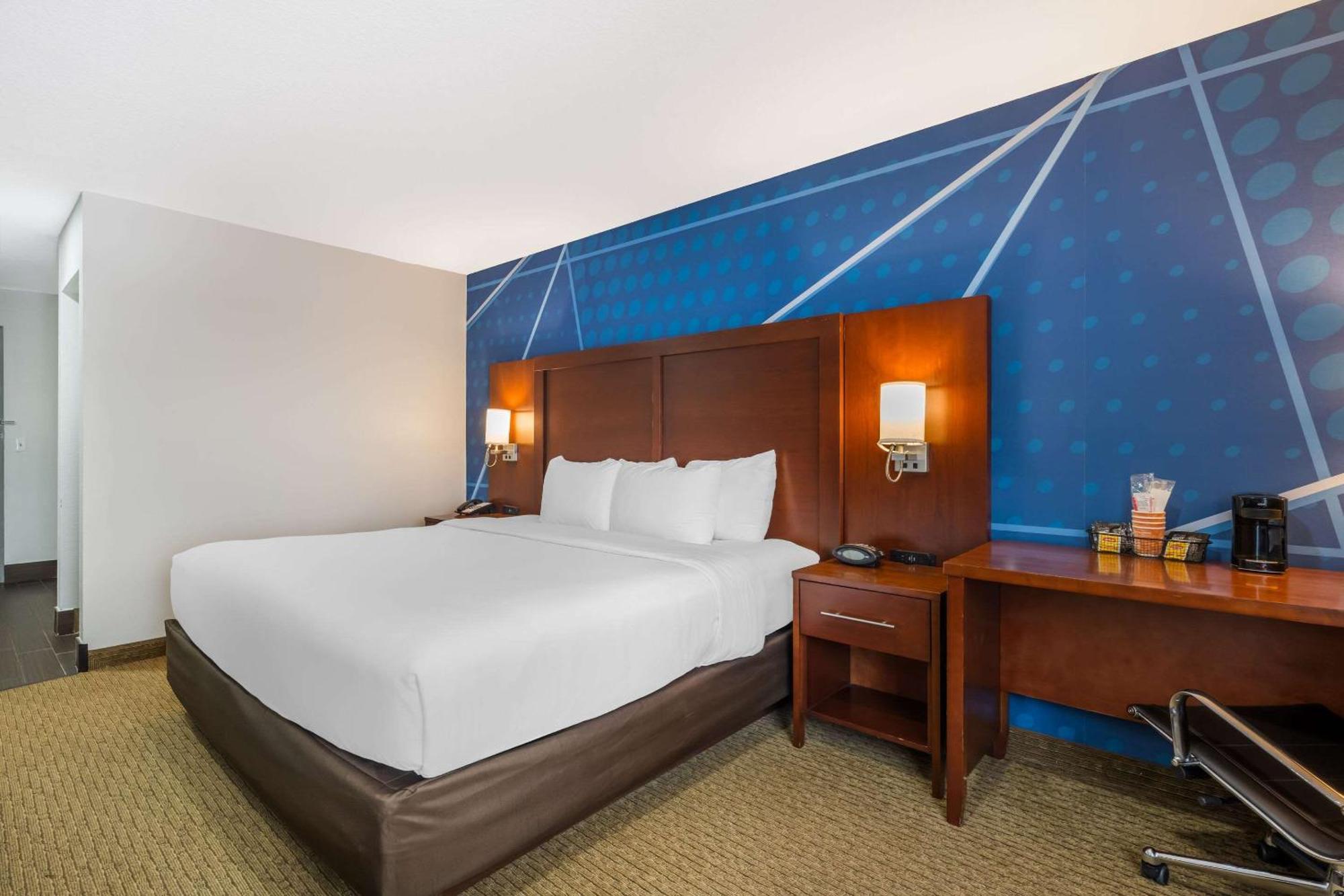 Comfort Suites Omaha East-Каунсил-Блафс Экстерьер фото