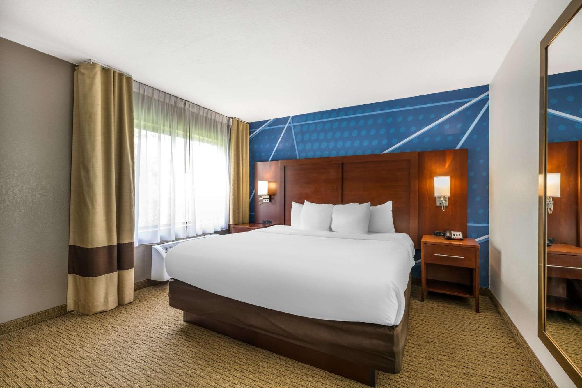 Comfort Suites Omaha East-Каунсил-Блафс Экстерьер фото