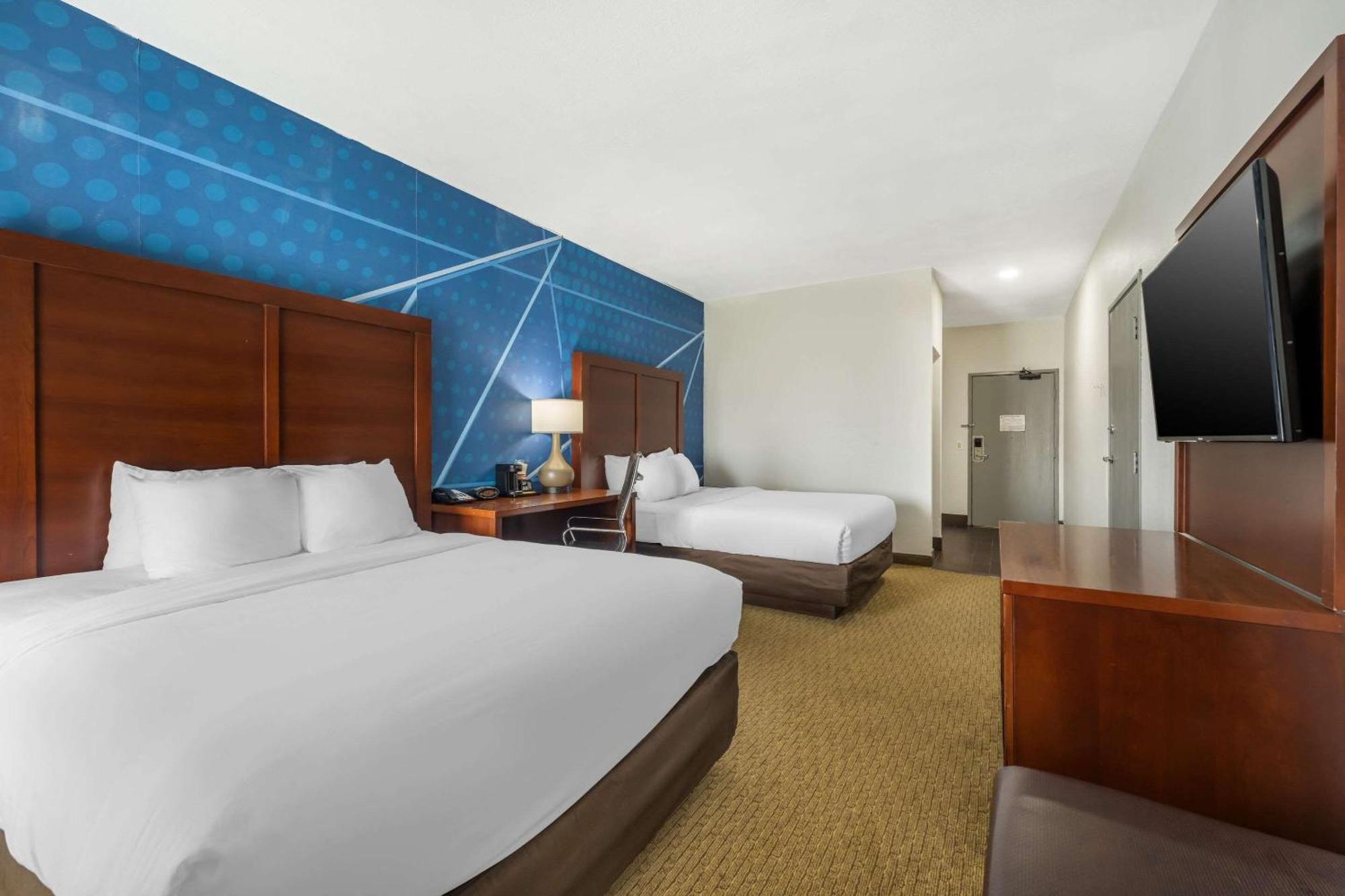 Comfort Suites Omaha East-Каунсил-Блафс Экстерьер фото