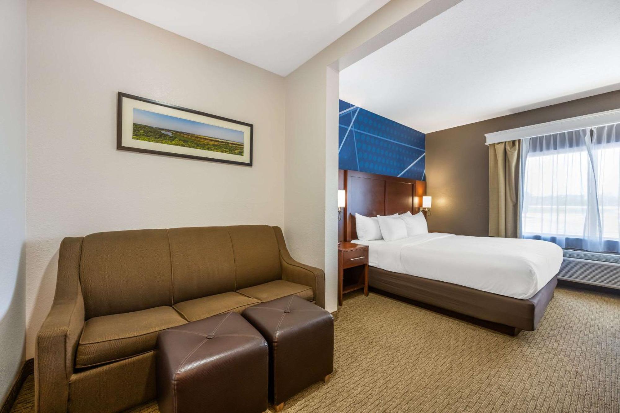 Comfort Suites Omaha East-Каунсил-Блафс Экстерьер фото