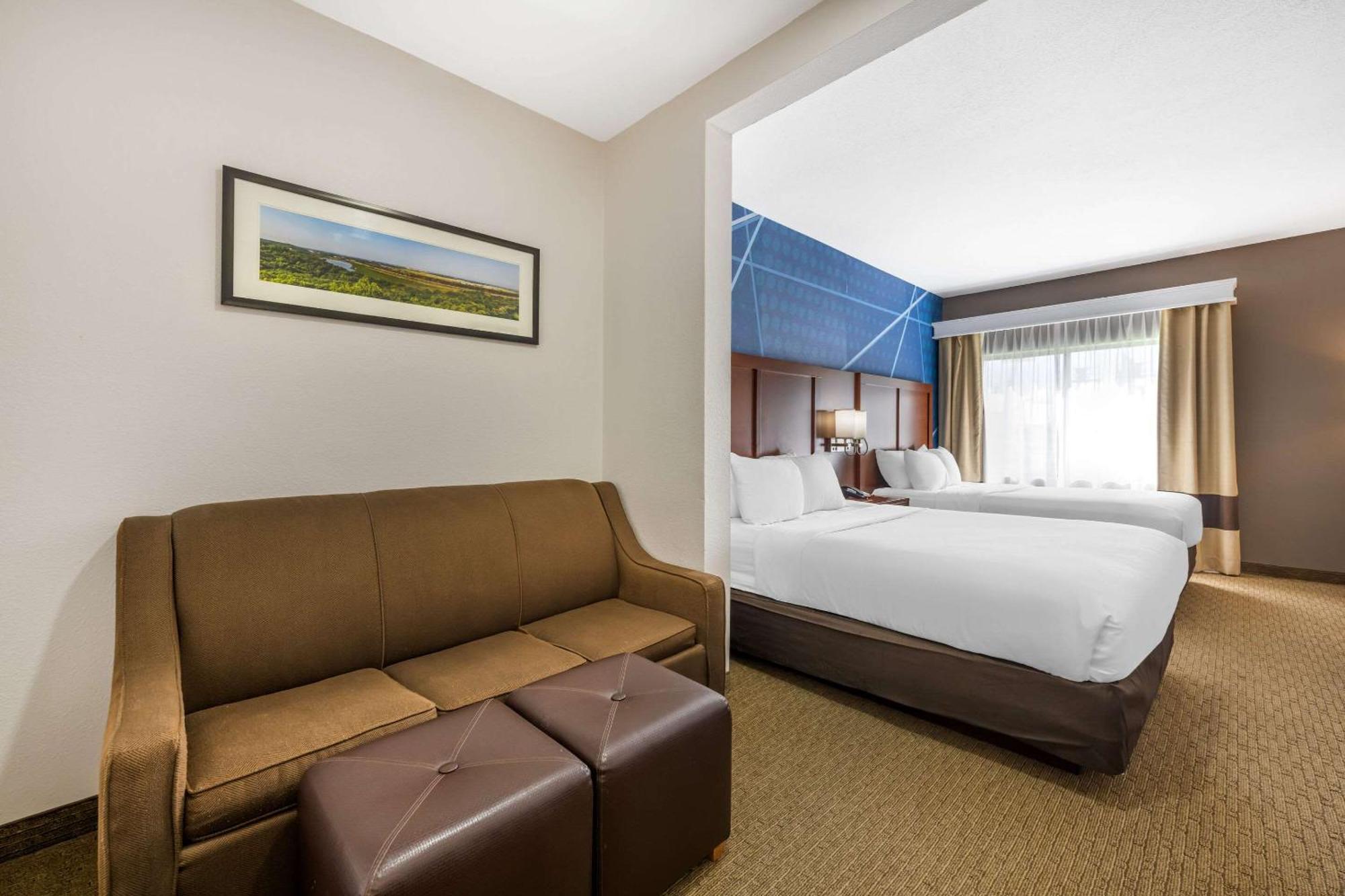 Comfort Suites Omaha East-Каунсил-Блафс Экстерьер фото
